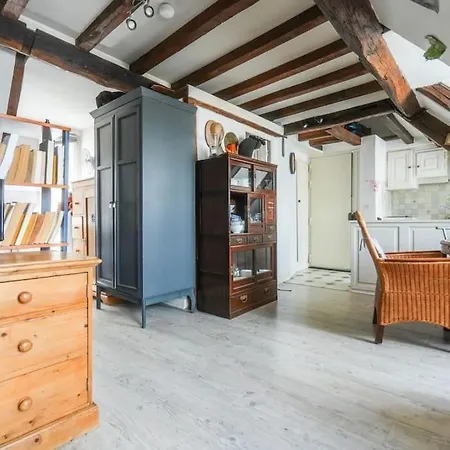 Cozy In The Center Of Apartment