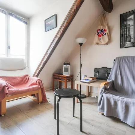 Apartment Cozy In The Center Of *